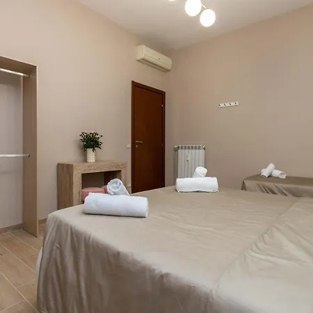 Lägenhet Casa Di Latta Rom